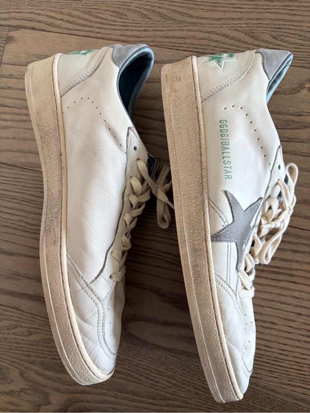 Golden Goose White Sneakers with Gray Star - Picture 7 of 7